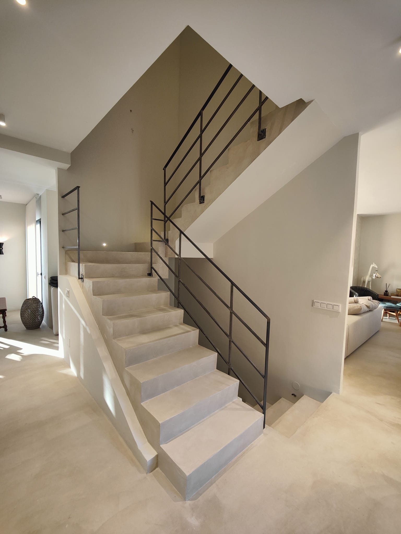 Asesoramiento y fabricación de microcemento para cualquier tipo de obra en el Barrio del Pilar, Ventas, Retiro, etc.
