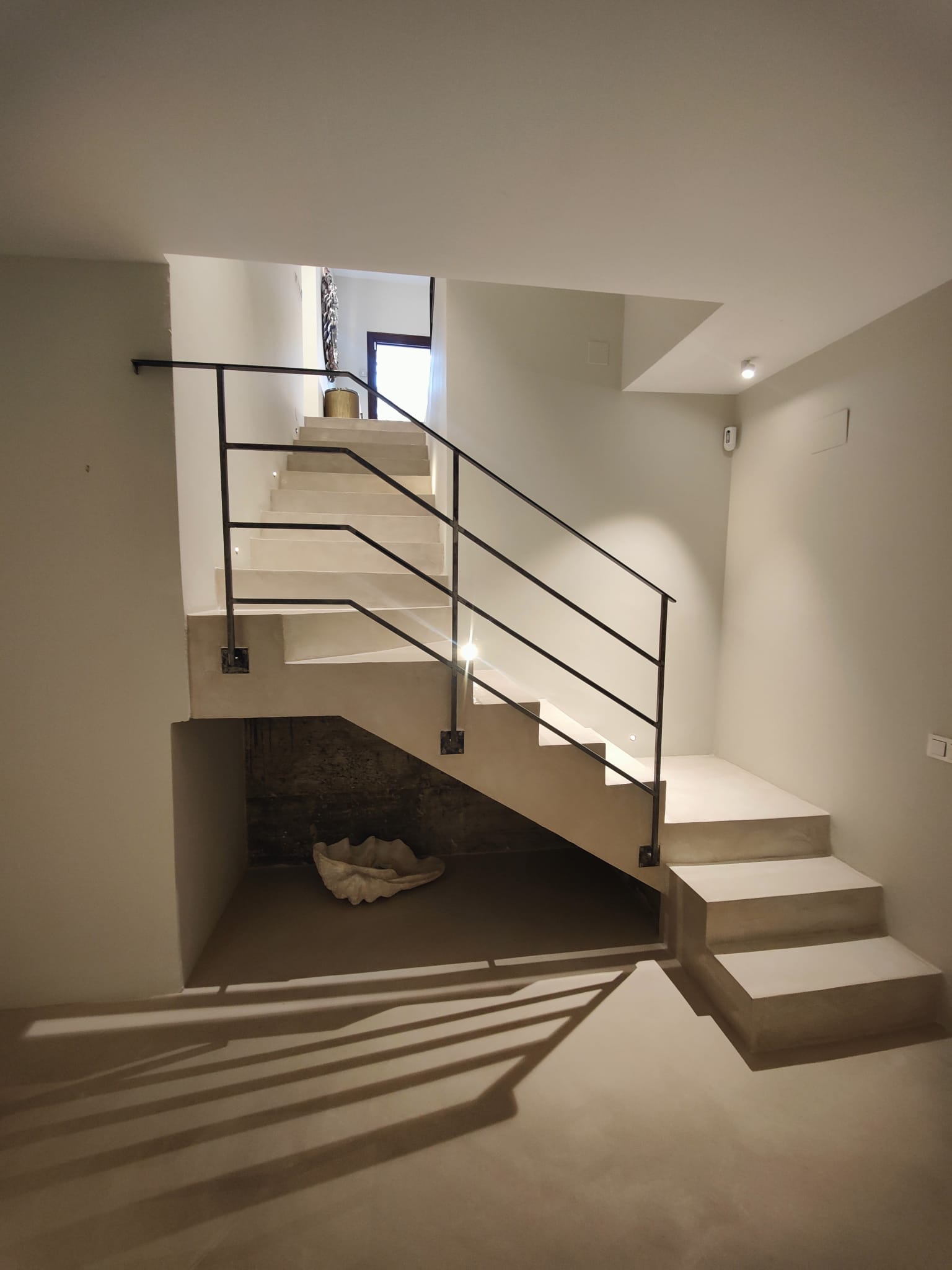 EMPRESA ESPECIALIZADA EN INSTALACIONES DE MICROCEMENTO EN EL BARRIO SALAMANCA